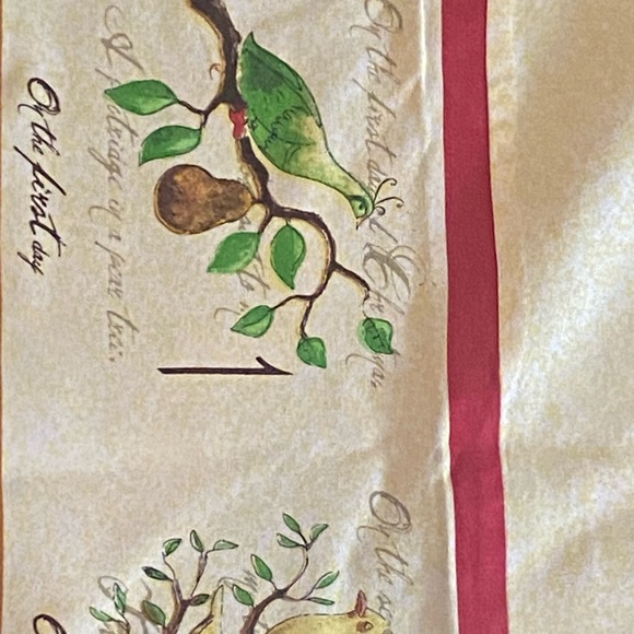 Williams Sonoma 12 days of Christmas tablecloth 72 x 82 inches cream red - Picture 7 of 8